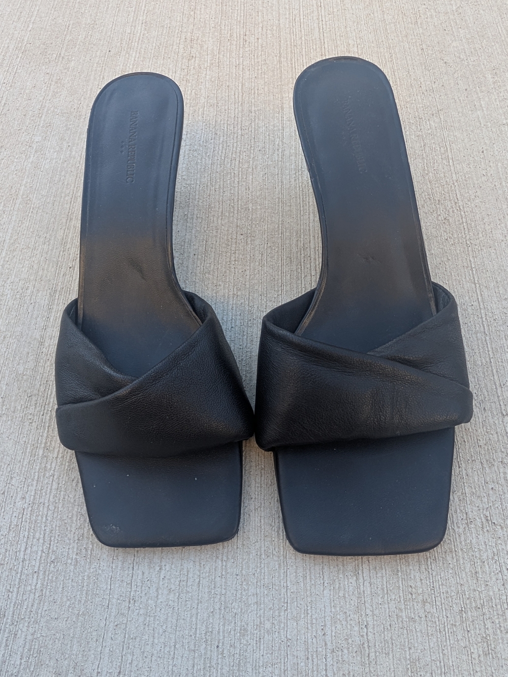 Banana Republic Kitten Black Leather Slide Mules Sandals with Twisted Strap 8.5